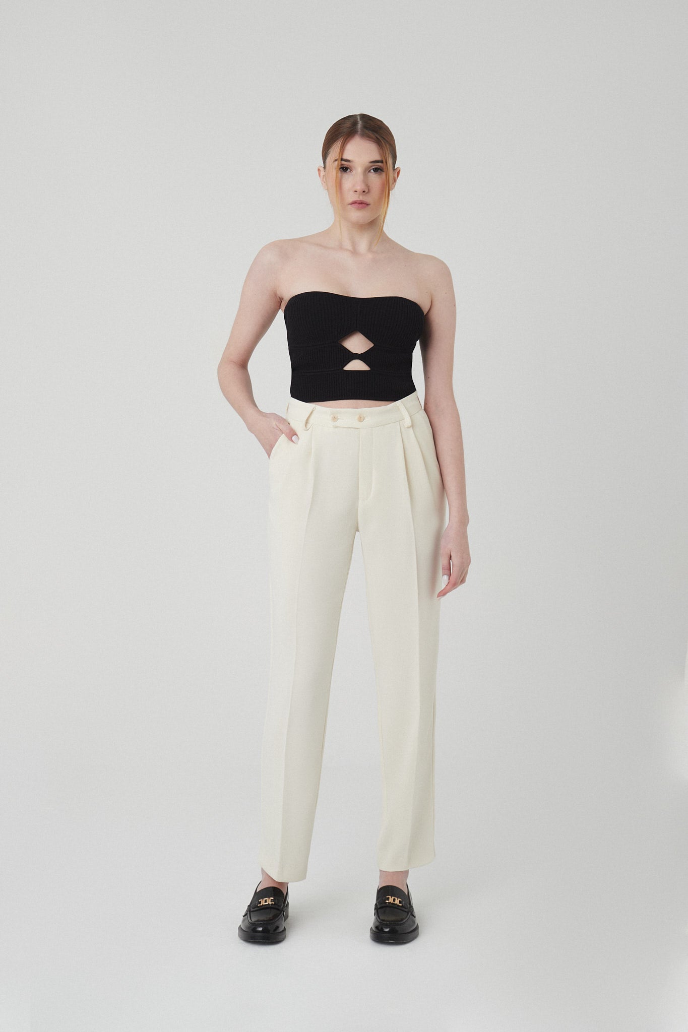 Pantalón cuatro pinzas blanco roto