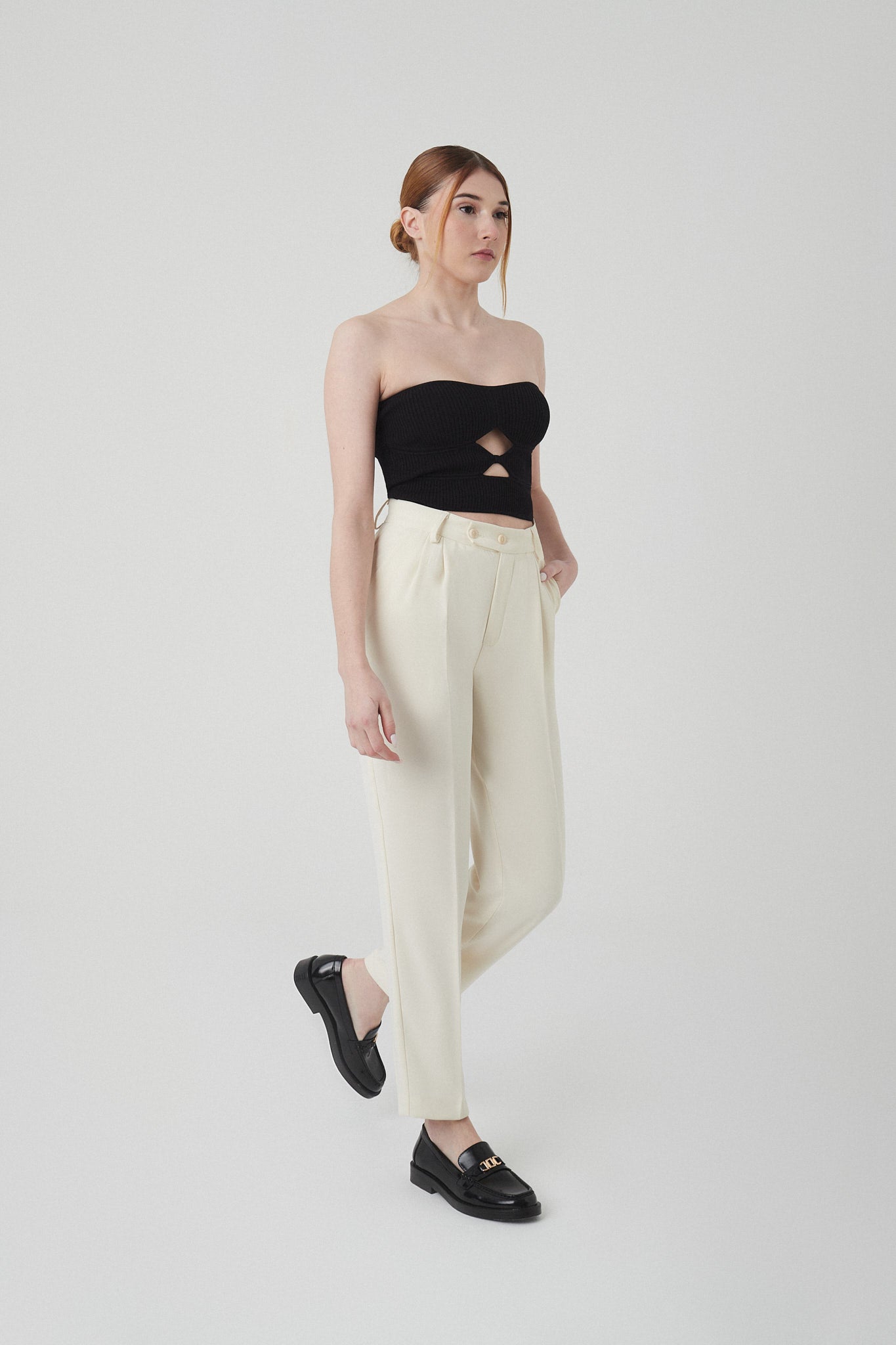 Pantalón cuatro pinzas blanco roto