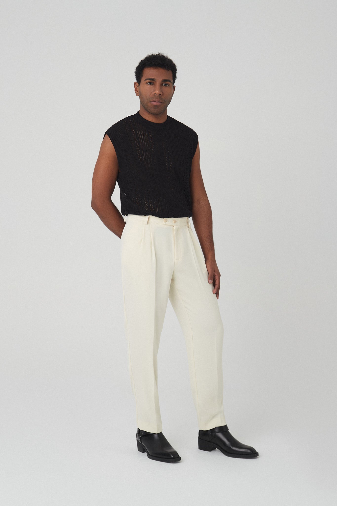 Pantalón cuatro pinzas blanco roto