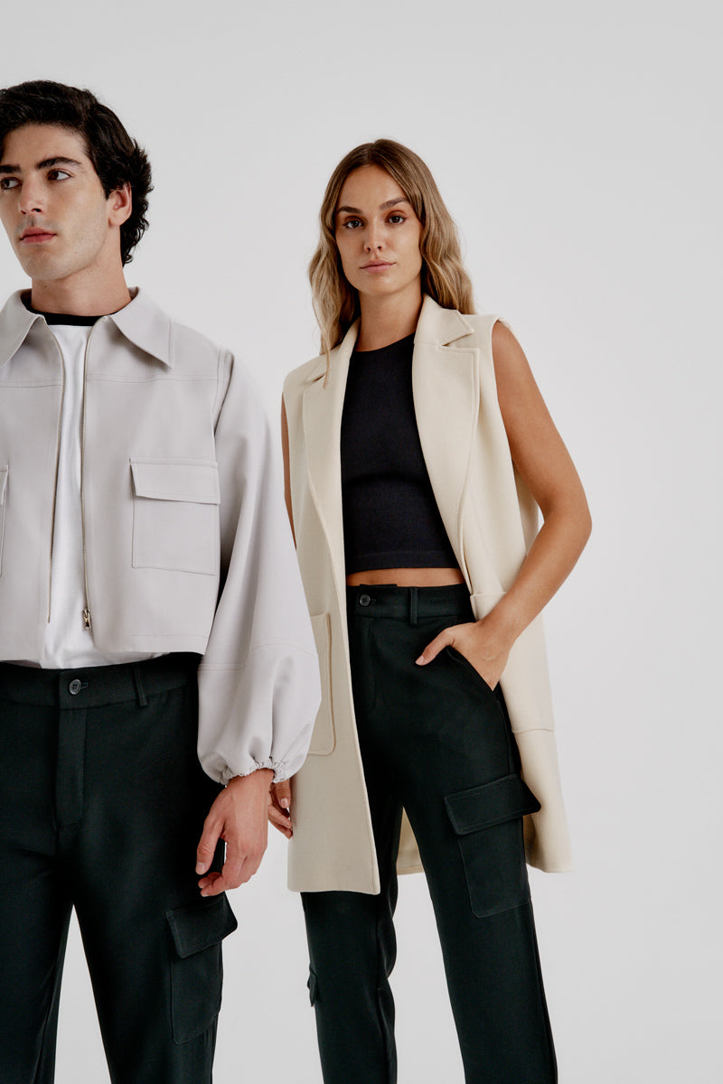 Pantalón cargo fluido negro