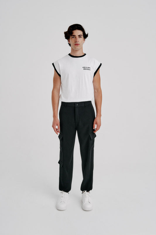 Pantalón cargo fluido negro